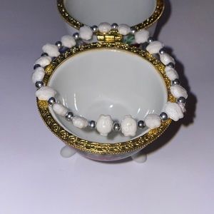 ☑️(free with bundle)☑️ White owl bead bracelet 🦉🤍